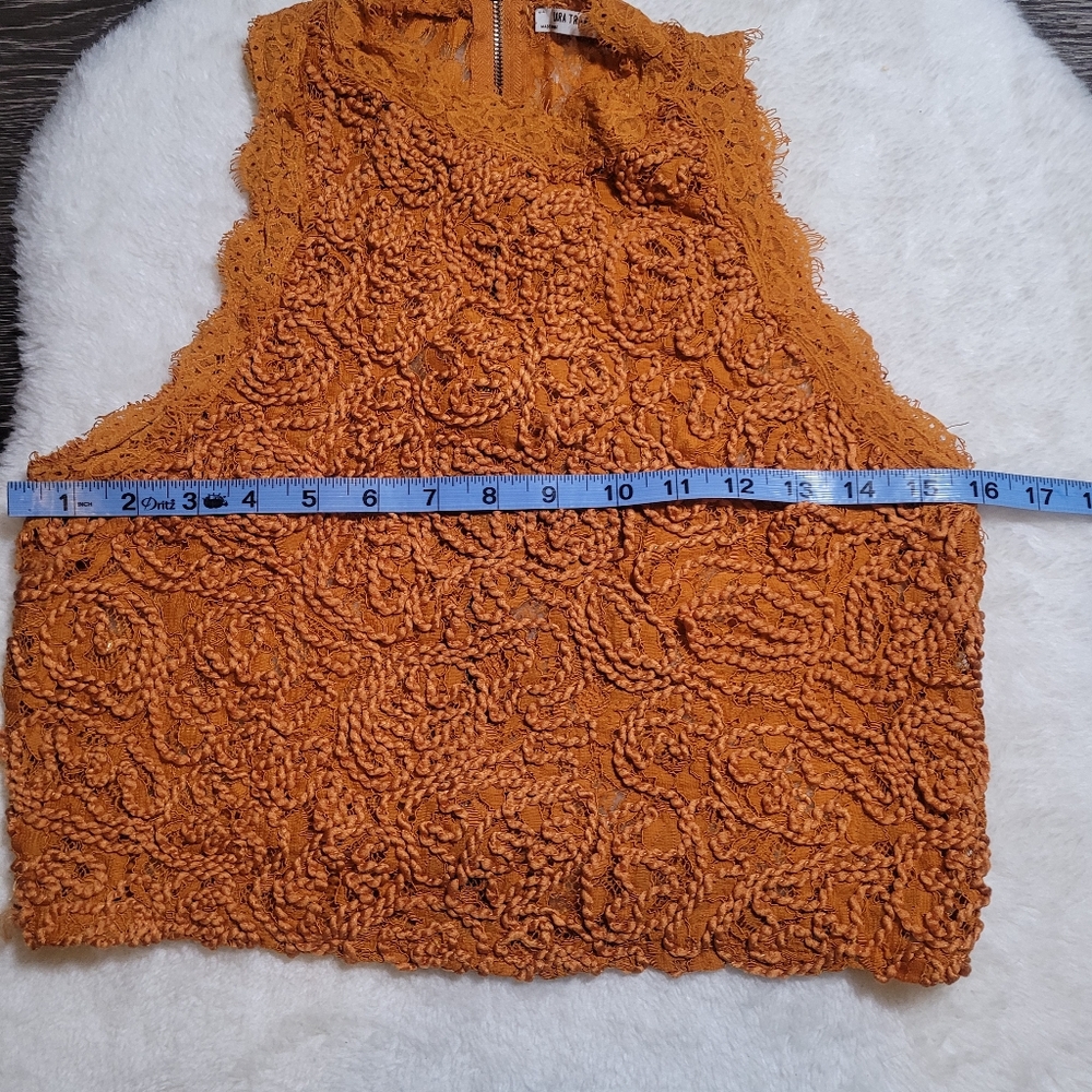 Zara Trafaluc Embroidered Lace Detail Sleeveless Top with Zipper Back - Picture 5 of 6